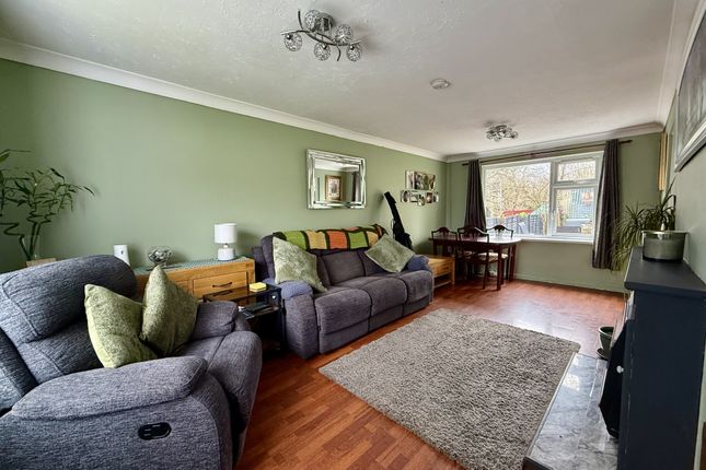33, Redhills Close, Exeter photo 3