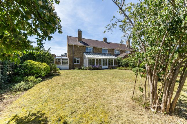 14 Nuneham Square, Abingdon photo 4