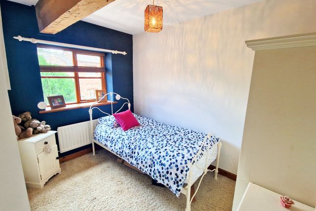 Cottage for sale in Moss Hall Road, Heywood