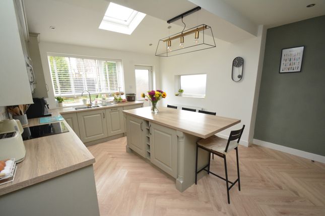11, Malvern Avenue, Droylsden photo 4