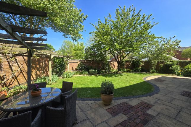 2, Cherry Hill, Northampton photo 3