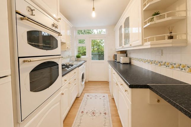 264, Hall Lane, London photo 4