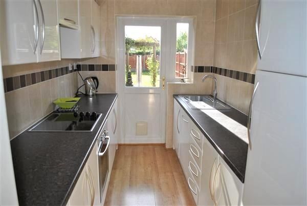 41, Coombelands, Royston photo 4
