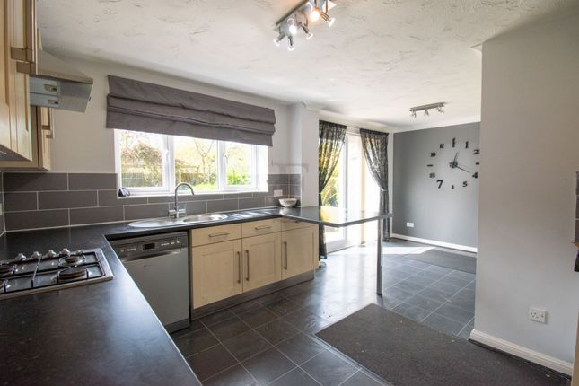 40 Hollowtree Road, Leicester photo 2