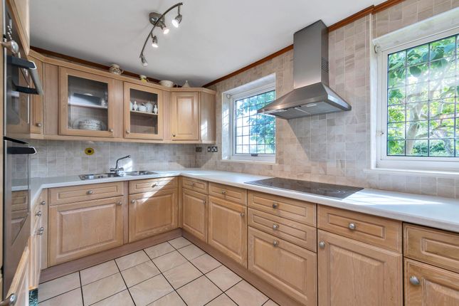 5 Willow Close, Royston photo 4