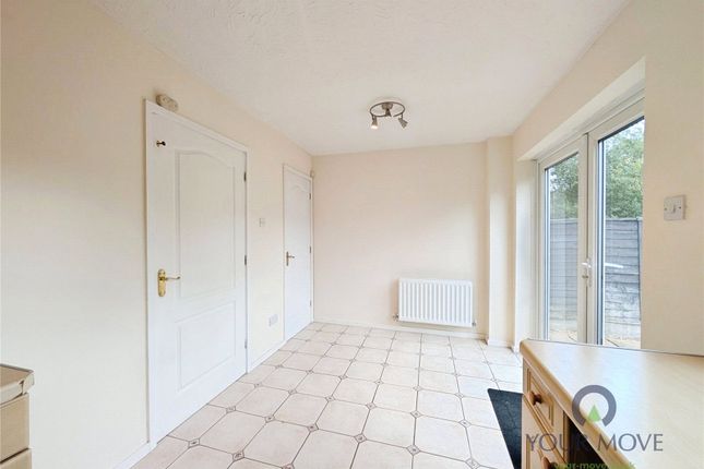 19, Charlestown Grove, Staffordshire photo 4