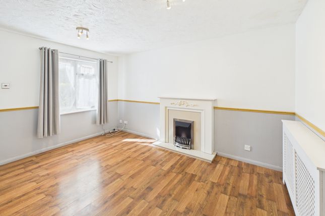 34, Warwick Drive, Bury St Edmunds photo 2