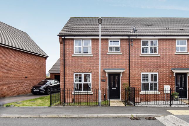 End terrace house for sale in Tavener Drive, Biggleswade