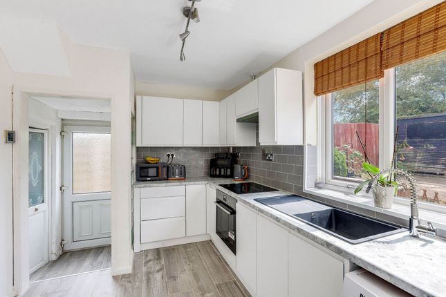 5 Brookside, Nottingham photo 4