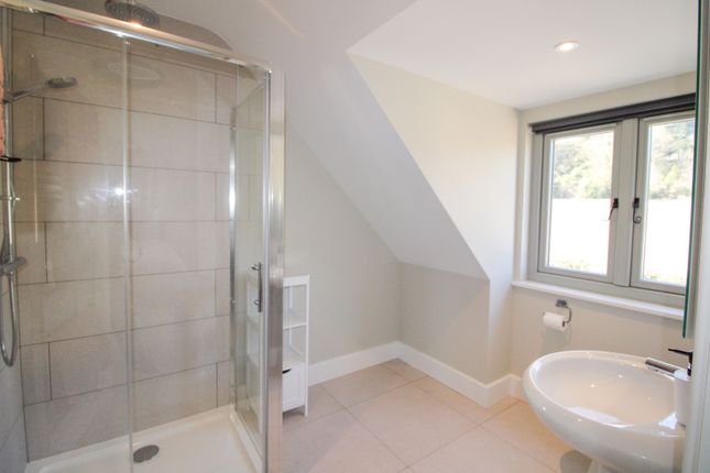 Generous Modern Detached Family Home