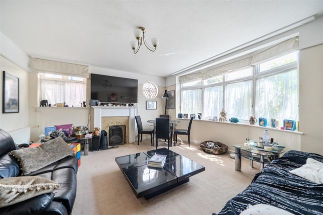 89, Berrylands, Surbiton photo 2
