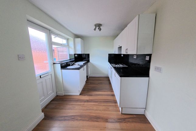 Erica Drive, Alfreton photo 3