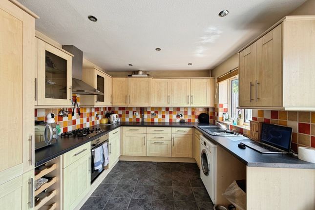 17, Holland Pines, Berkshire photo 4