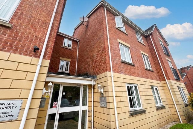 64 Godolphin Close, Manchester photo 4