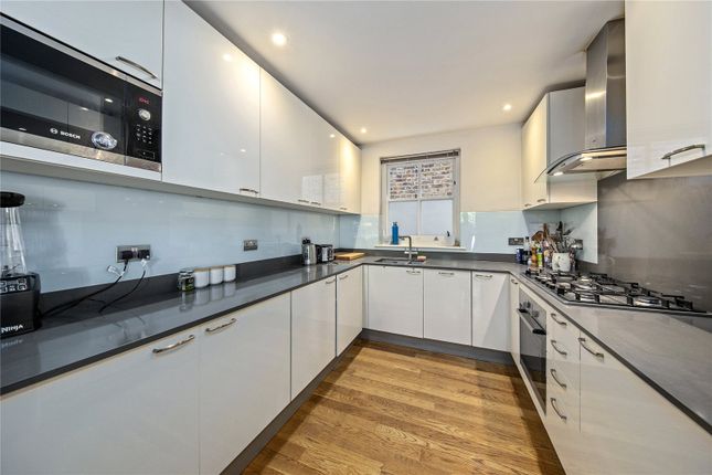 17b, Kew Foot Road, Richmond photo 4