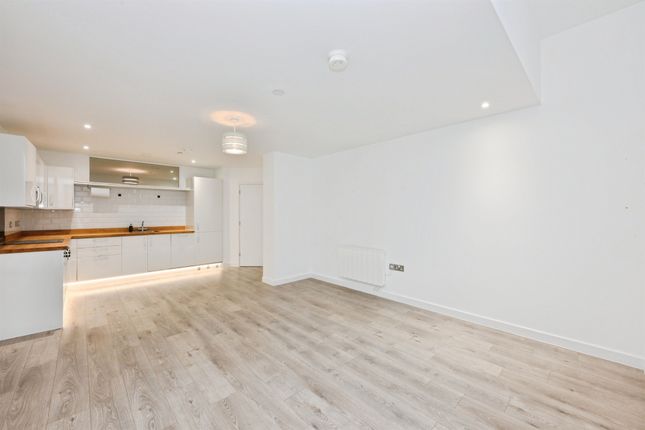 Flat 4, Edinburgh House, Edinburgh Gate, Harlow photo 4
