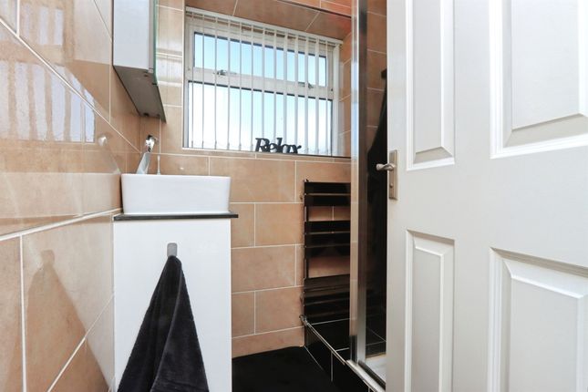 22, Oakamoor Close, CHESTERFIELD photo 3