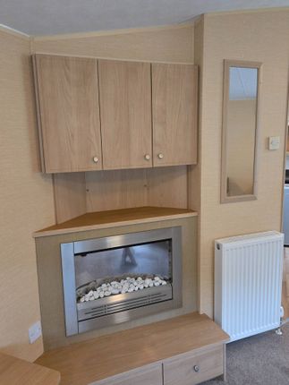 16, PalÃ© Wood Holiday Park, Llandderfel, North Wales photo 4