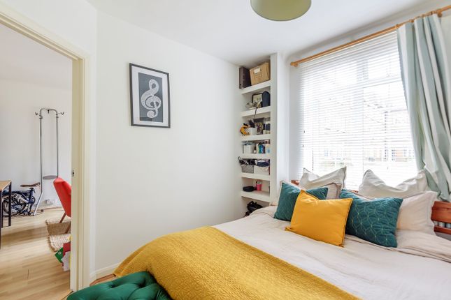 Flat for sale in Leigham Court Road, Streatham Hill