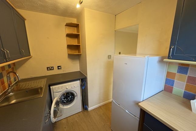 162 Tamarin Gardens, Cambridge photo 4