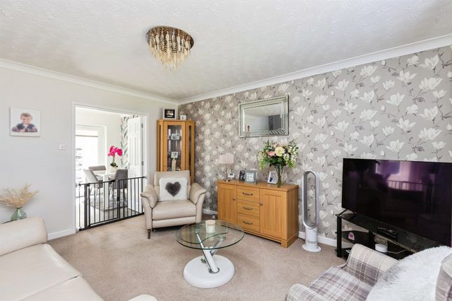 7, Oldfield Gardens, Peterborough photo 4