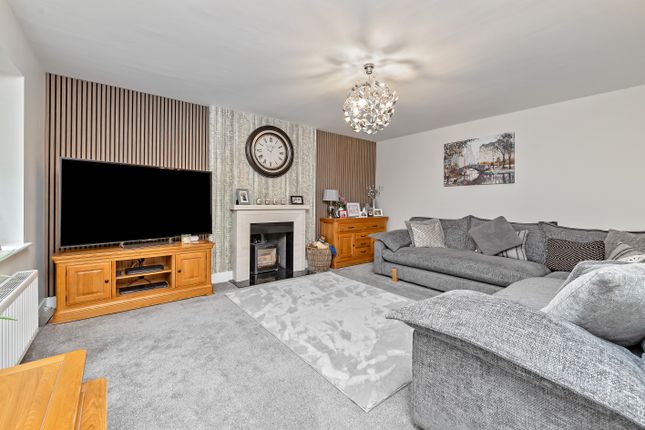 27, St Andrews Way, Langford photo 2