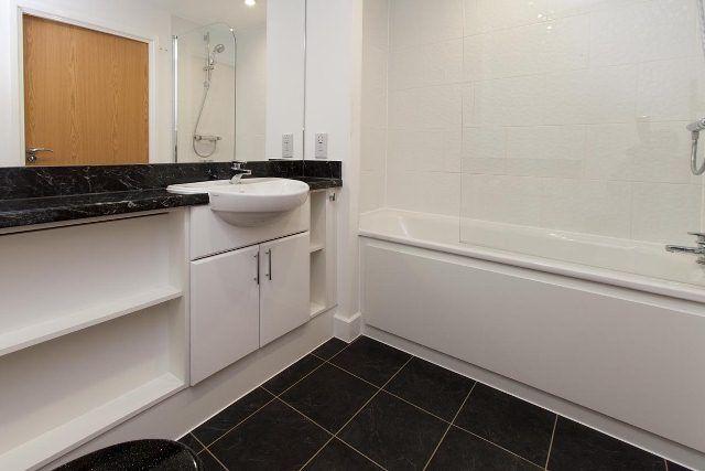 19, Da Vinci Torre, 77 Loampitt Vale photo 4