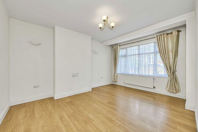 23, Norbury Rise, London photo 2