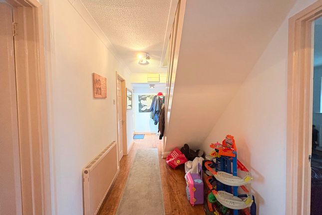 98 Ty Llwyd Parc Estate, Treharris photo 4