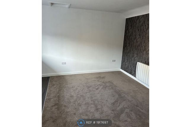 Flat, A Gerard St AshtonInMakerfield, Wigan photo 2