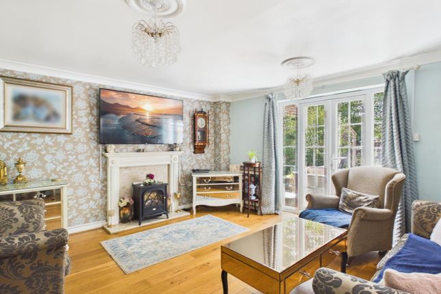 17, Bryn Dryslwyn, Bridgend photo 3