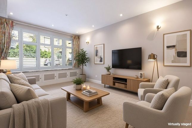 2-bed house on 6, Walpole Mews, London, £3,500/mo
