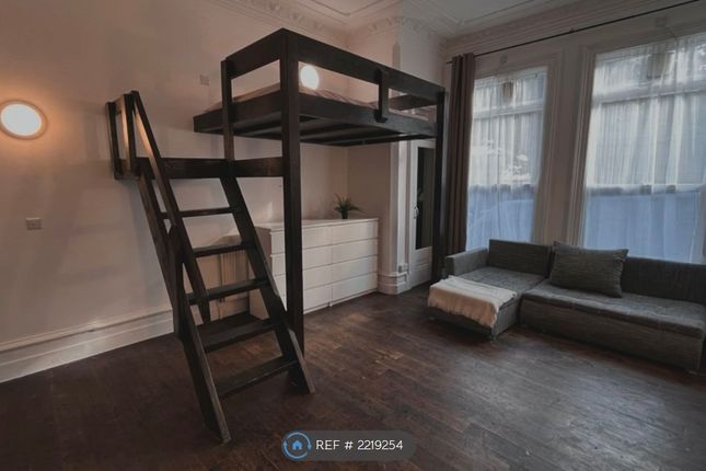 Thumbnail Studio to rent in Mapesbury Lodge, London