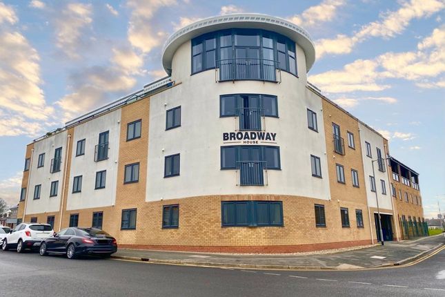Thumbnail Flat for sale in Broadway, Hornsea