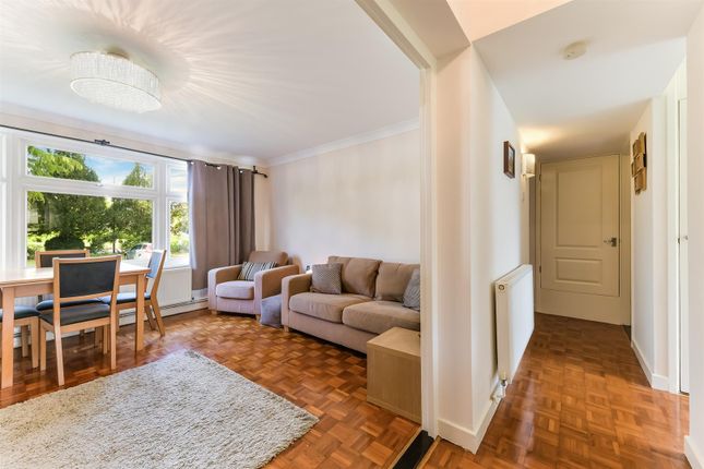 Flat for sale in Downs Hill Road, Epsom
