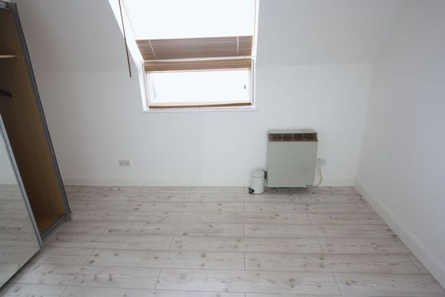 Flat to rent in Allington Close, Greenford