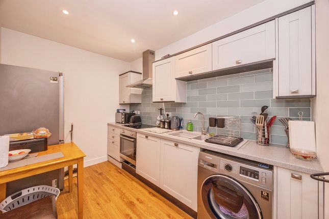 Flat 2, Montrose Court, 210-212, London Road, Portsmouth photo 2