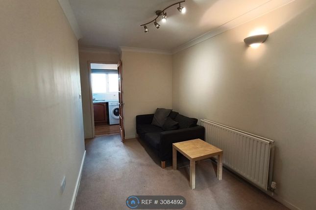 Westmoreland Drive, Sutton photo 3