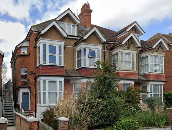 2 bed flat for sale in Amherst Road, Bexhill TN40
