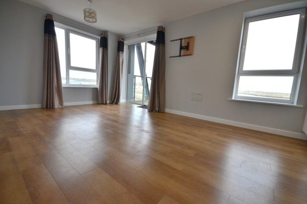 Flat to rent in Ocean Drive, Gillingham