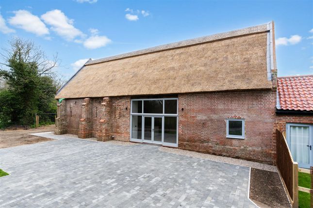 Barn conversion for sale in Beccles Road, Belton, Great Yarmouth