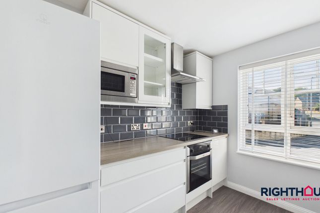 15 Jacana Way, Bradford photo 3