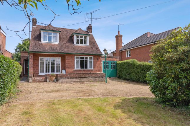 Thumbnail Property for sale in Hertford Road, Digswell, Welwyn