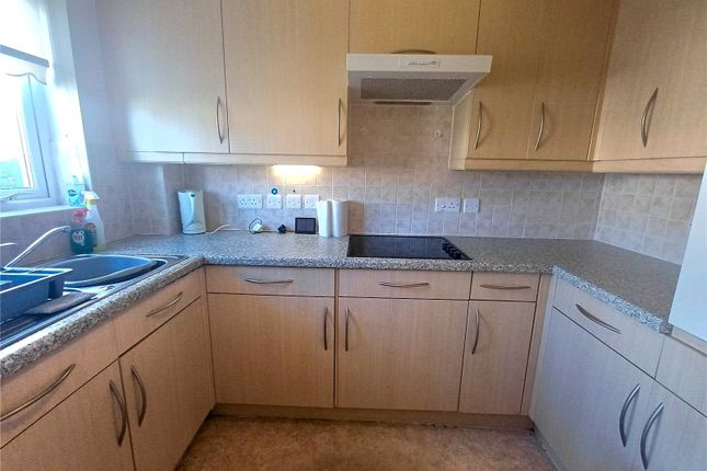 14, Stoneleigh Court, Porthcawl photo 5