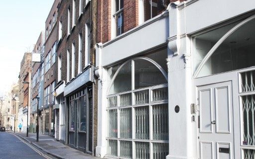 Office to let in St. John's Lane, London