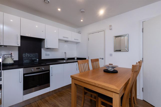 73, Alcock Crescent, Dartford photo 4