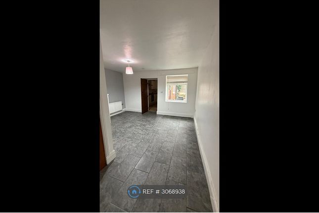Lumn Road, Hyde photo 5