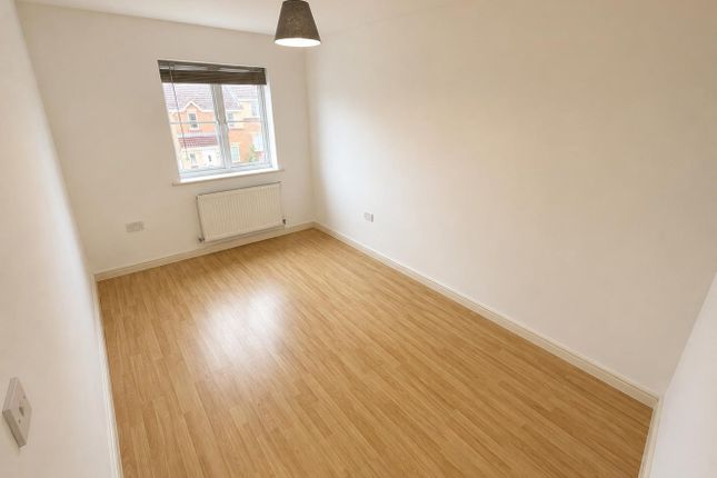 5, Elsworth Close, Radcliffe photo 5