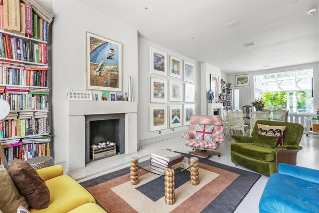 14, Clorane Gardens, London photo 2