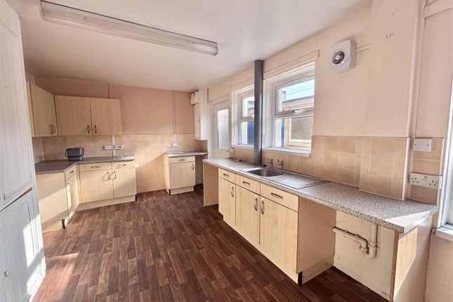 8, Chegwyns, St. Austell photo 4